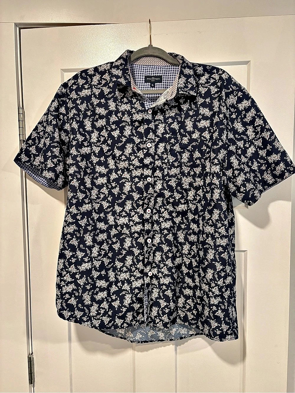 Rue Saint-Patrick Floral Short Sleeve Button-Up Shirt XL